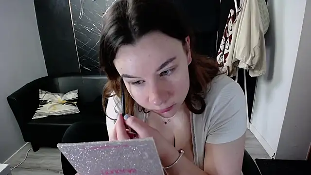 Snapshot of littleviki7 chatting on May 2026 05:04:01 AM littleviki7 online show from May 2026 05:04:01 AM