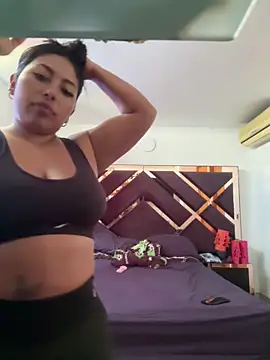 emmyjhonson07 online show from November 2025 02:48:02 PM