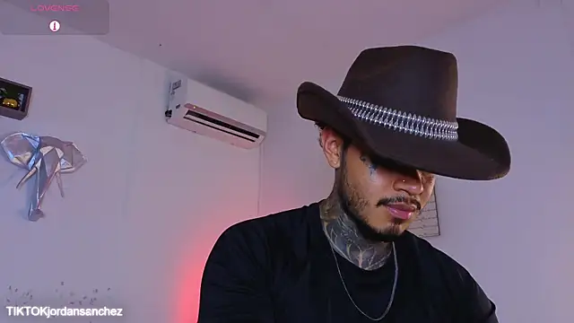 JordanSmiith  online show from January 2026 08:45:01 PM