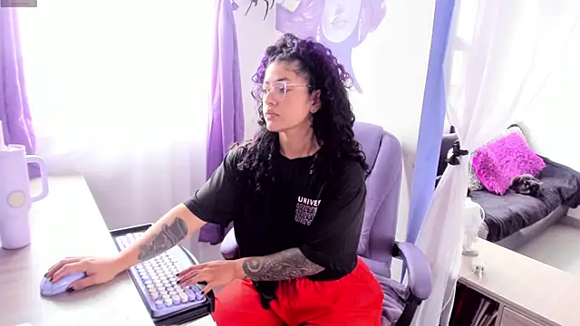 witchviolet online show from November 2025 03:30:02 PM