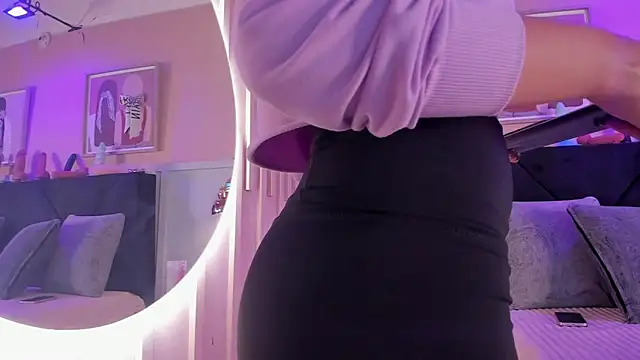 chloe watson  online show from February 2026 07:28:01 PM