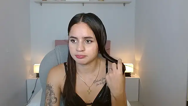 Snapshot of heidy_hoiss chatting on December 2024 08:45:01 PM heidy hoiss online show from December 2024 08:45:01 PM