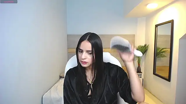 Snapshot of heidy_hoiss chatting on February 2025 07:38:01 PM heidy hoiss online show from February 2025 07:38:01 PM