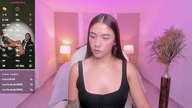 Snapshot of Antonella_Grayy chatting on April 2026 11:12:01 AM Antonella Grayy online show from April 2026 11:12:01 AM