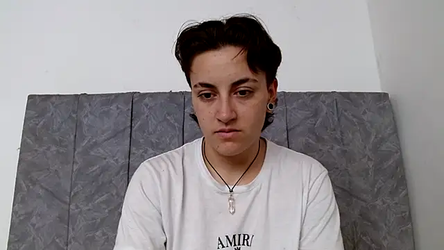 linda 33 online show from November 2025 07:02:01 PM