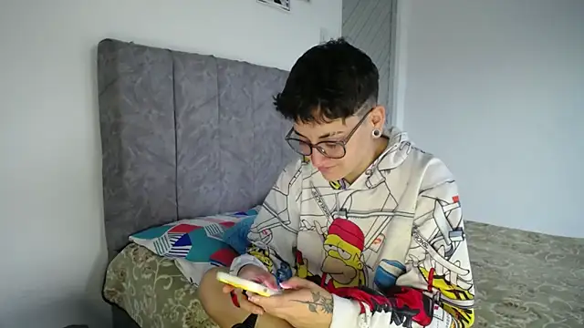 linda 33 online show from February 2026 07:32:02 PM