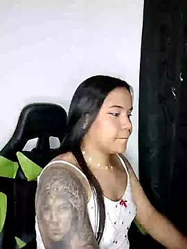 leila 22 online show from February 2025 08:33:02 AM