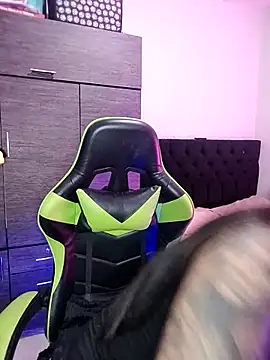 leila 22 online show from March 2025 03:19:01 PM