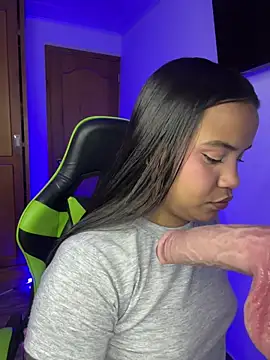 leila 22 online show from February 2026 07:15:01 AM