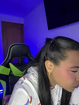 leila 22 online show from April 2026 07:45:01 AM