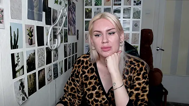 CapriScorpion online show from November 2025 12:22:02 PM