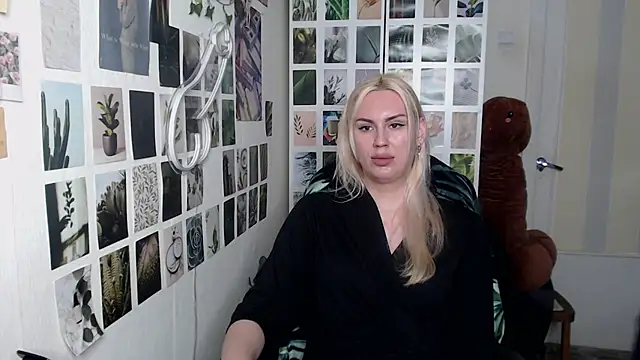 CapriScorpion online show from November 2025 03:23:01 PM