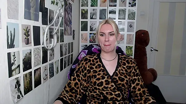 CapriScorpion online show from December 2025 02:15:01 PM