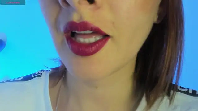 Snapshot of queen_fetish chatting on May 2026 03:51:02 PM queen fetish online show from May 2026 03:51:02 PM