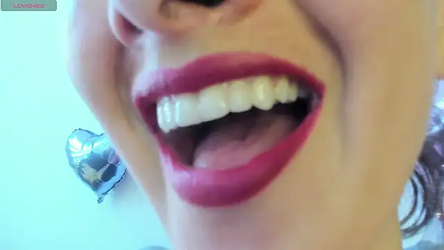 Snapshot of queen_fetish chatting on May 2026 07:43:01 PM queen fetish online show from May 2026 07:43:01 PM