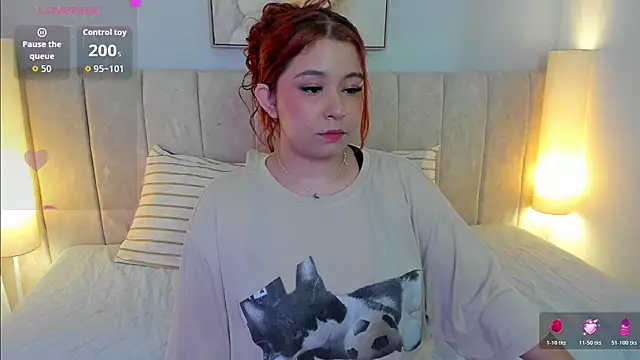 Atenea cuteee online show from December 2025 02:29:01 AM