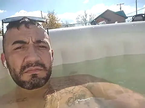 Snapshot of prettyboi6992 chatting on November 2025 06:41:02 PM prettyboi6992 online show from November 2025 06:41:02 PM