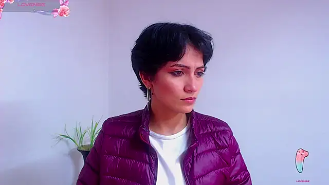 Hannaaaa   online show from December 2024 08:37:02 PM