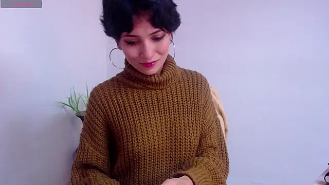 Hannaaaa   online show from December 2024 04:35:02 PM