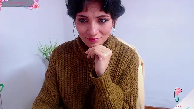 Hannaaaa   online show from December 2024 09:28:01 PM