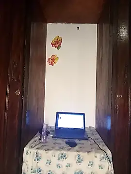 The-Peach-Flexer online show from November 2025 09:46:02 PM