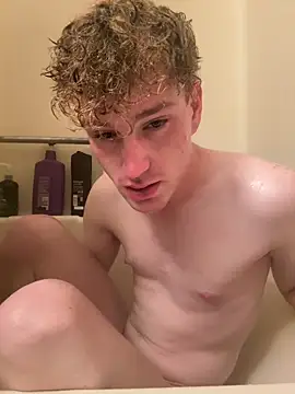 Snapshot of CreamyAustin chatting on September 2025 12:01:02 AM CreamyAustin online show from September 2025 12:01:02 AM