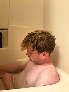 Snapshot of CreamyAustin chatting on October 2025 04:50:01 PM CreamyAustin online show from October 2025 04:50:01 PM