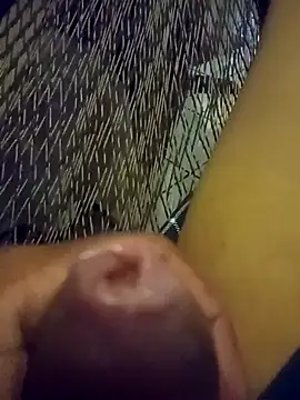 Snapshot of BandidodeAmores_84 chatting on December 2024 04:27:02 AM BandidodeAmores 84 online show from December 2024 04:27:02 AM