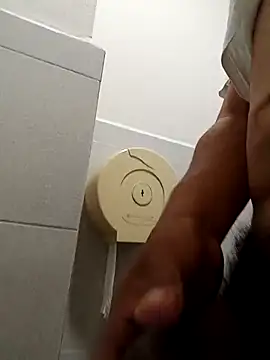 Snapshot of BandidodeAmores_84 chatting on March 2025 06:43:02 PM BandidodeAmores 84 online show from March 2025 06:43:02 PM