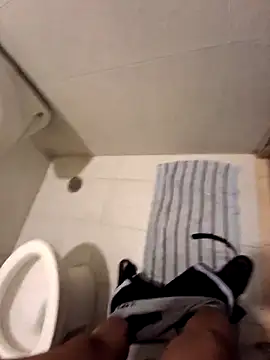 Snapshot of BandidodeAmores_84 chatting on September 2025 01:51:02 AM BandidodeAmores 84 online show from September 2025 01:51:02 AM