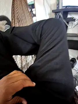 Snapshot of BandidodeAmores_84 chatting on October 2025 07:56:02 PM BandidodeAmores 84 online show from October 2025 07:56:02 PM