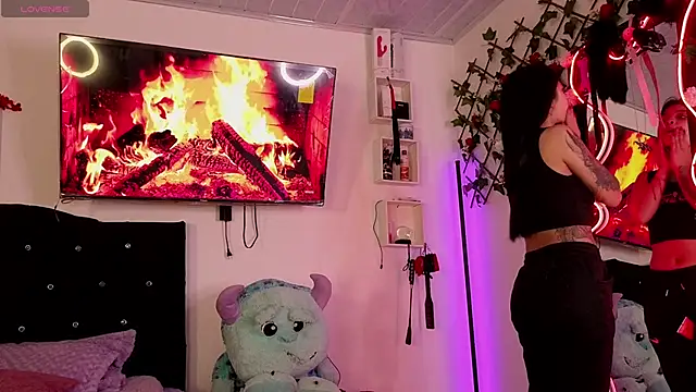 Alaia Asuka online show from September 2025 12:27:02 AM