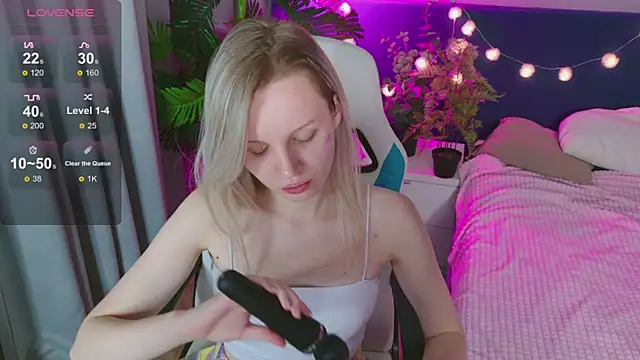 Snapshot of Beatrica_Klein chatting on January 2025 02:19:02 PM Beatrica Klein online show from January 2025 02:19:02 PM