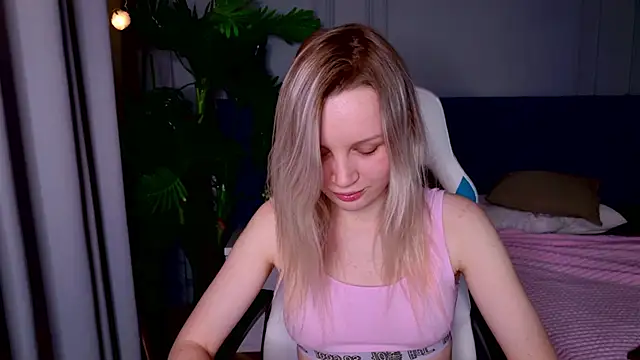 Snapshot of Beatrica_Klein chatting on January 2025 02:22:01 PM Beatrica Klein online show from January 2025 02:22:01 PM