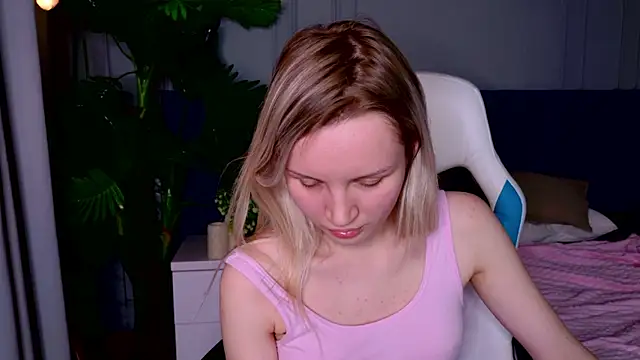 Snapshot of Beatrica_Klein chatting on January 2025 05:23:02 PM Beatrica Klein online show from January 2025 05:23:02 PM