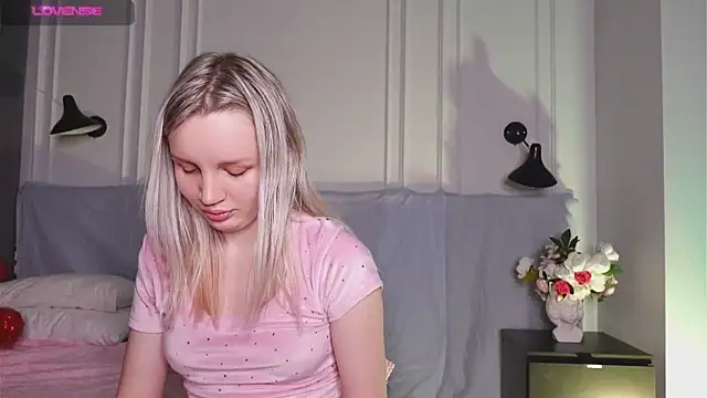 Snapshot of Beatrica_Klein chatting on February 2025 05:33:01 PM Beatrica Klein online show from February 2025 05:33:01 PM