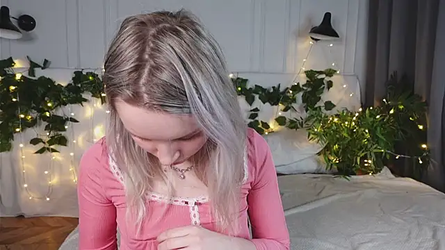 Snapshot of Beatrica_Klein chatting on March 2025 05:28:01 PM Beatrica Klein online show from March 2025 05:28:01 PM