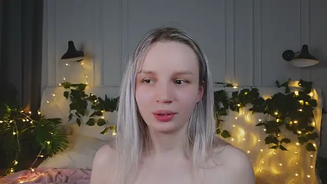 Snapshot of Beatrica_Klein chatting on March 2025 02:03:01 PM Beatrica Klein online show from March 2025 02:03:01 PM