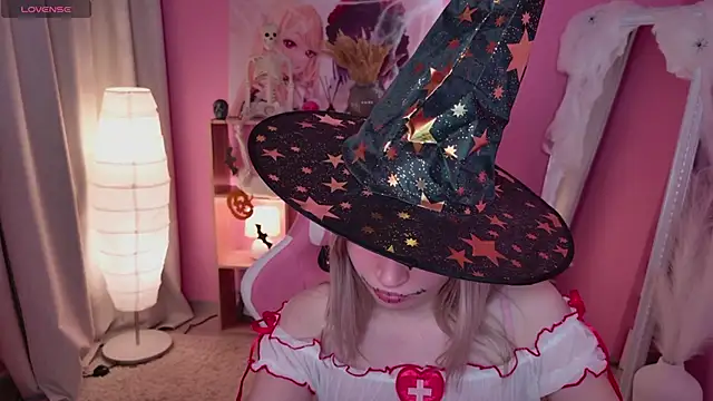 Snapshot of Beatrica_Klein chatting on October 2025 03:58:02 PM Beatrica Klein online show from October 2025 03:58:02 PM