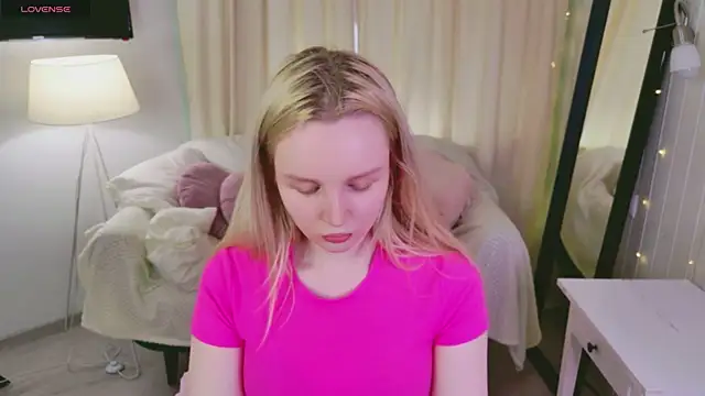 Snapshot of Beatrica_Klein chatting on June 2026 04:09:01 PM Beatrica Klein online show from June 2026 04:09:01 PM