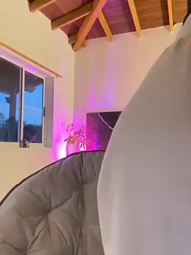 EmaSaenz online show from January 2025 11:24:01 PM