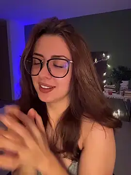 Snapshot of EmaSaenz chatting on June 2026 02:53:01 AM EmaSaenz online show from June 2026 02:53:01 AM