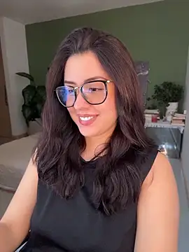 Snapshot of EmaSaenz chatting on June 2026 08:10:02 PM EmaSaenz online show from June 2026 08:10:02 PM