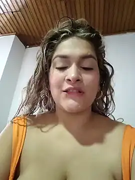 Sara smiiith211 online show from December 2024 02:06:01 PM