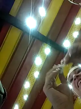 Sara smiiith211 online show from January 2025 12:06:01 AM