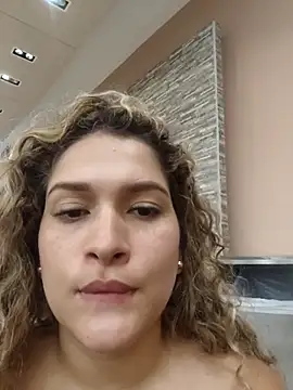 Sara smiiith211 online show from February 2025 06:54:01 PM