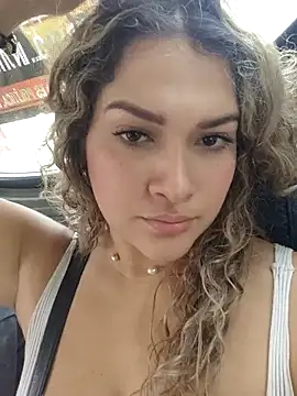 Sara smiiith211 online show from April 2026 05:48:02 PM