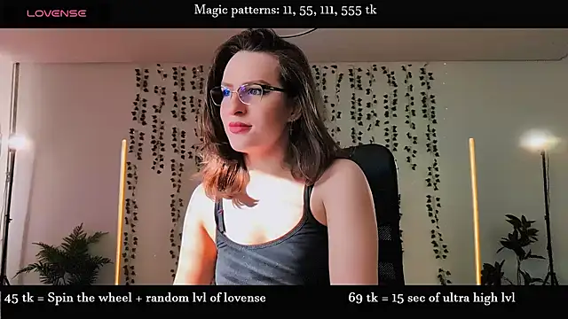 Snapshot of Alicia_x_art chatting on June 2026 03:36:01 PM Alicia x art online show from June 2026 03:36:01 PM