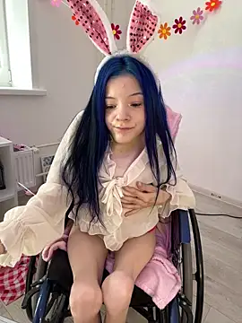 MiniSophiaa online show from April 2026 07:50:02 AM