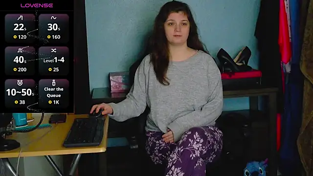 TreeJeanne online show from November 2025 02:28:02 AM